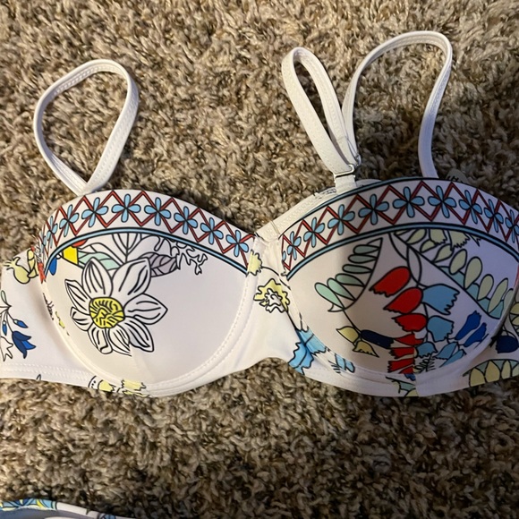 Floral SHEIN Bikini Set - Picture 4 of 8